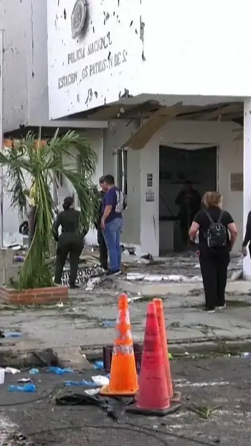Video thumbnail for Deadly car bomb attack at Colombia police station