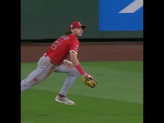 'Video thumbnail for Bryce Teodosio's AMAZING Diving Catch! | 09/11/2025'