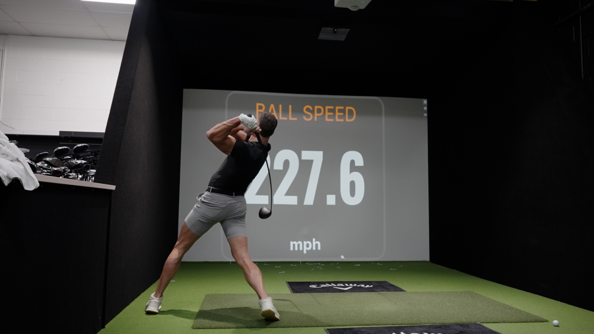 Video thumbnail for Fastest golf drive