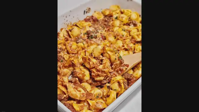 Video thumbnail for Baked Tortellini with Meat Sauce