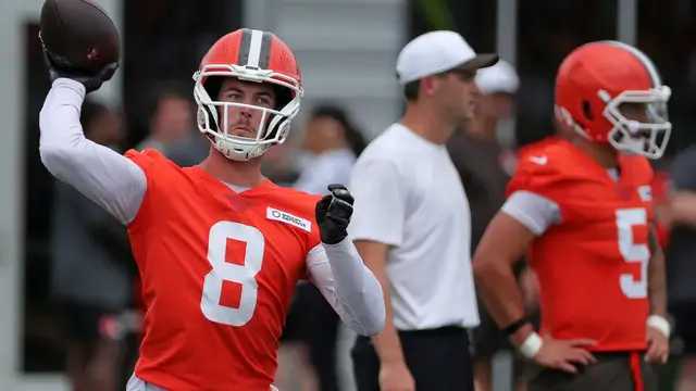 'Video thumbnail for The Cleveland Browns Clean Up Their Quarterback Room'