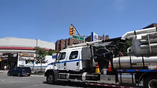 Video thumbnail for NY: White Castle Closing After 85 Years At Queens Location.