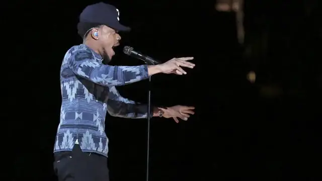 Video thumbnail for Chance the Rapper offers fans listening party access via AirBnB