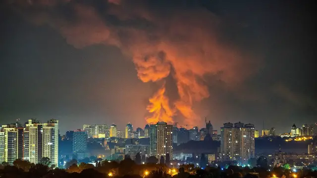 Video thumbnail for Explosions across Kyiv as Russian missiles strike Ukraine’s capital