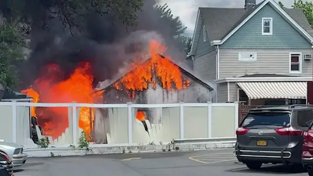 Video thumbnail for City Island garage fire draws heavy response
