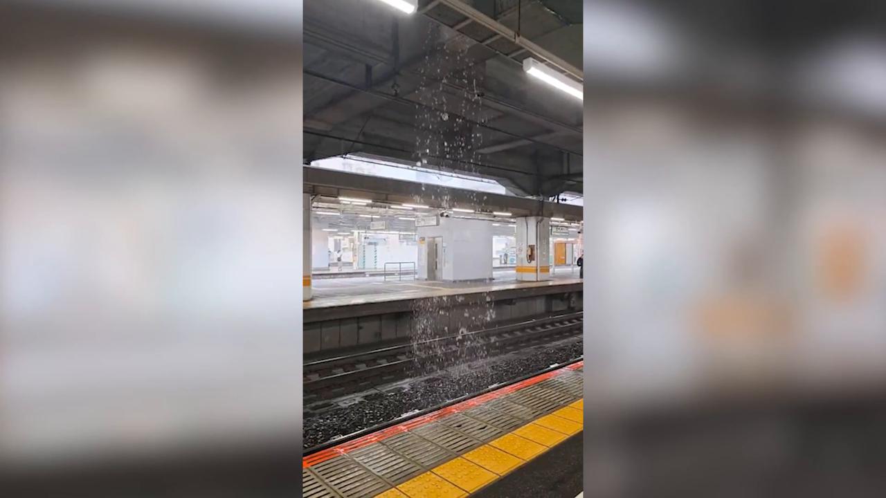 Video thumbnail for France: Severe weather brings heavy rain, hail to parts of Japan (2).