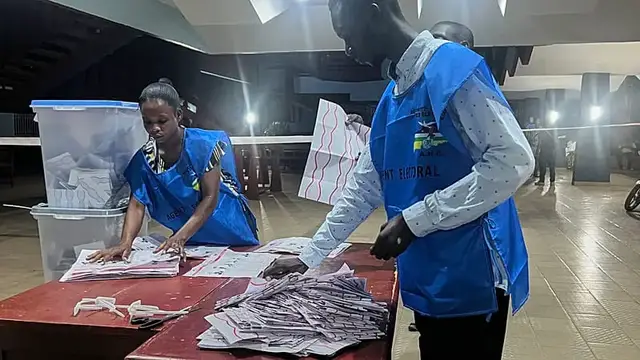 Video thumbnail for Central African Republic votes amid mostly peaceful election day