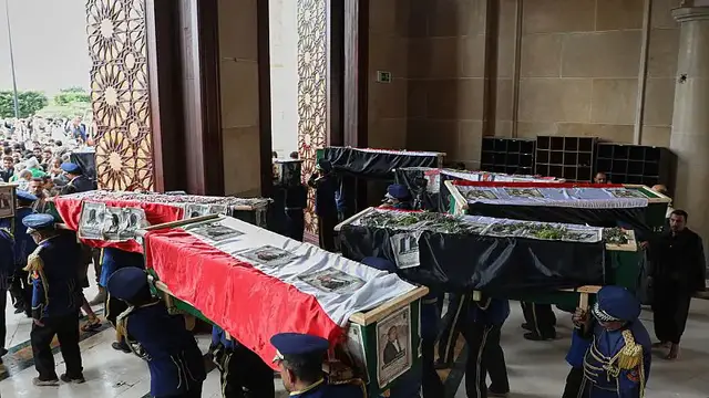 'Video thumbnail for Hundreds attend funeral services for 31 journalists killed by Israeli strikes on Yemen'