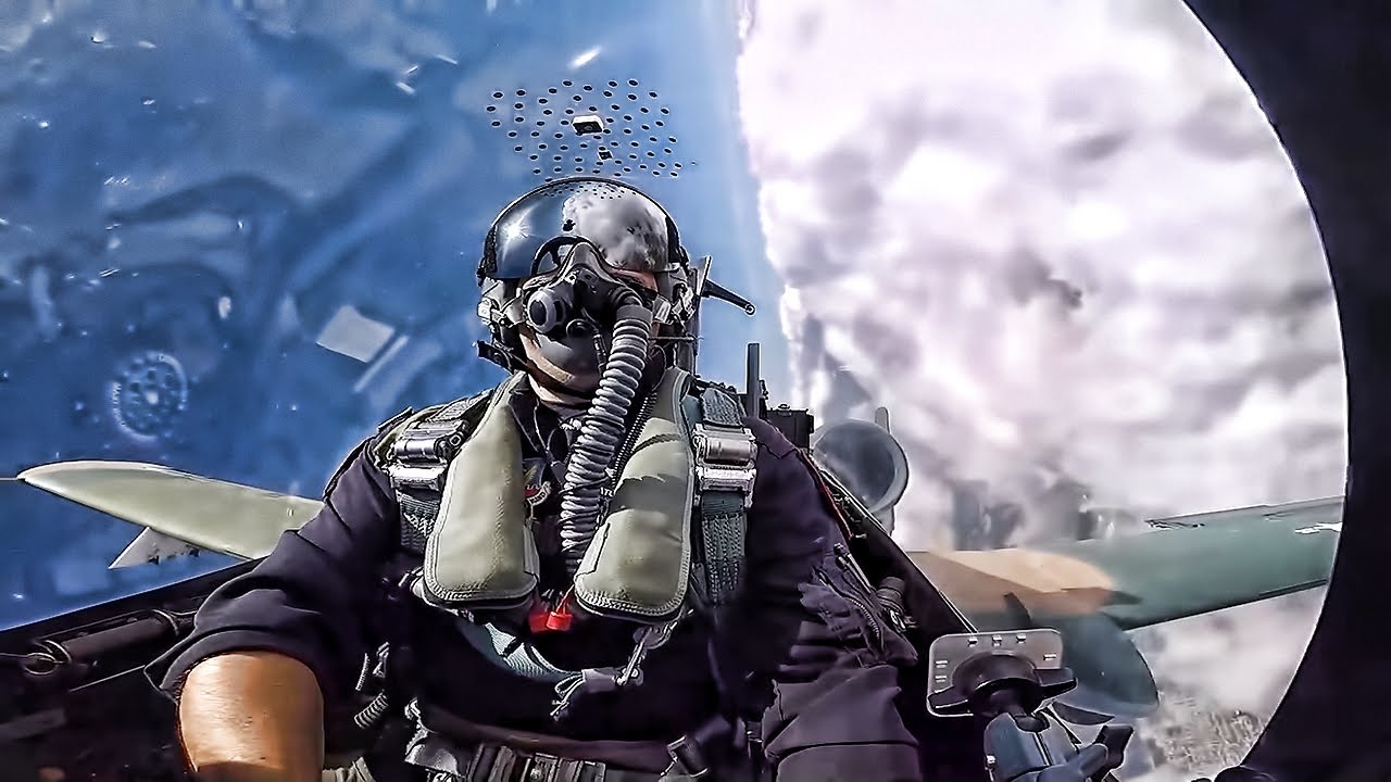 Video thumbnail for A-10 Thunderbolt II • Jam & Roll • Pilot View