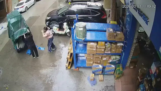 Video thumbnail for Tricycle Tips Over as Woman Climbs On in Guangdong