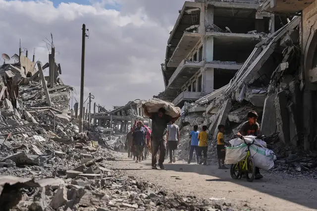 'Video thumbnail for Returning home: Tens of thousands make way to northern Gaza'