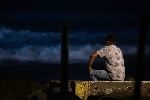 Video thumbnail for Mexico braces for Hurricane Polo gathering strength