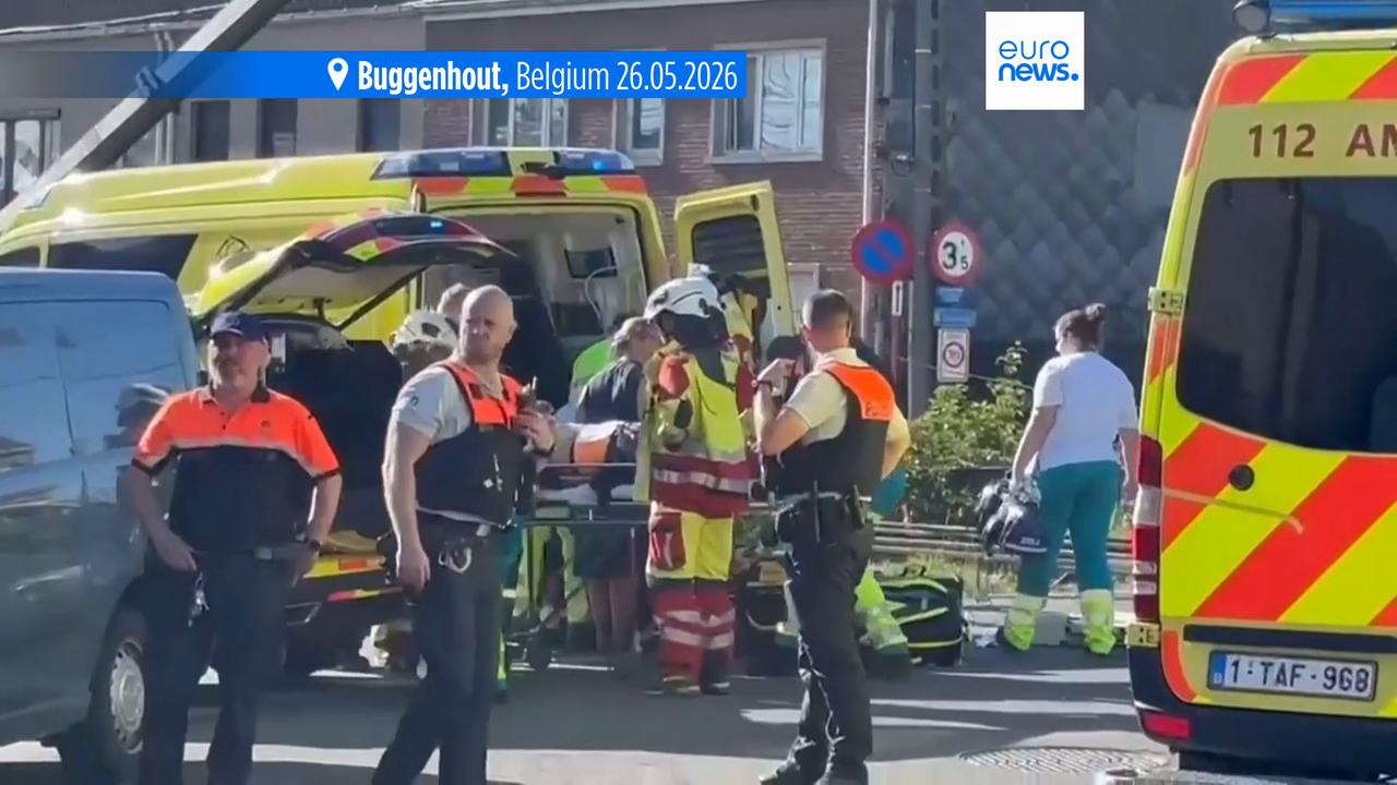 Video thumbnail for Four dea and, two injured after train hits school bus in Belgium, deputy PM says