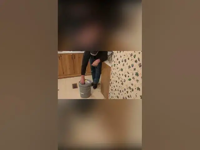 Video thumbnail for How To Open 5 Gallon Paint Bucket #Shorts