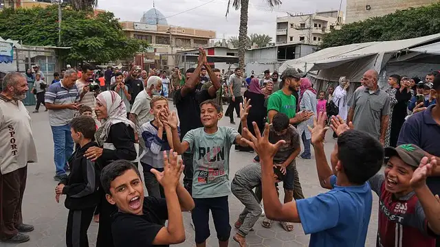 'Video thumbnail for Relief and celebrations as Israel and Hamas agree to first phase of peace plan'