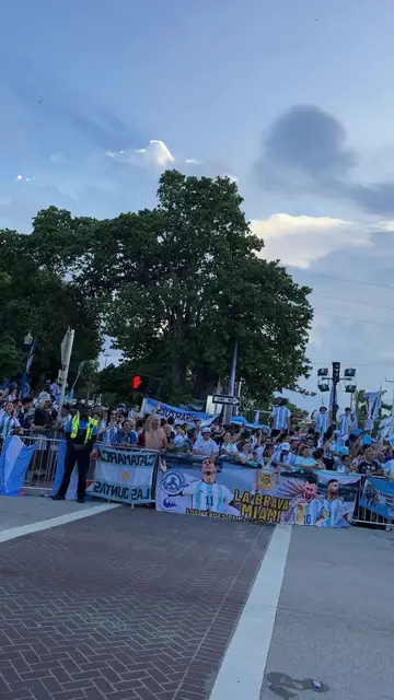 Video thumbnail for Argentina Fans Take Over Miami Beach before World Cup Clash