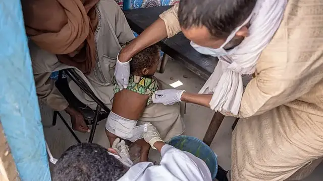 Video thumbnail for Mali's army and rebel opponents guilty of human rights violations, new report finds