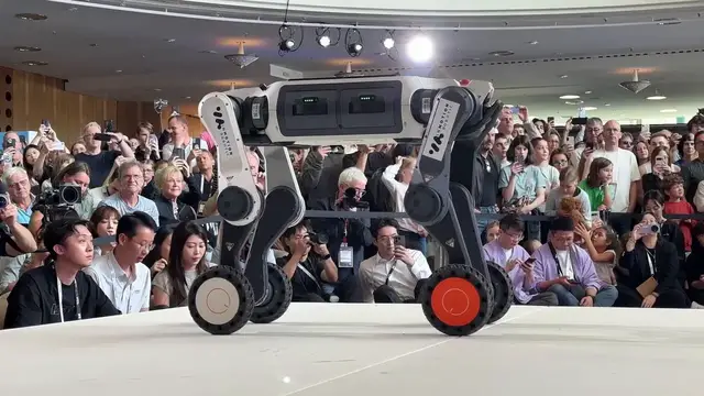 Video thumbnail for Germany: Humanoid Robots Take the Runway at IFA 2026 in Berlin.