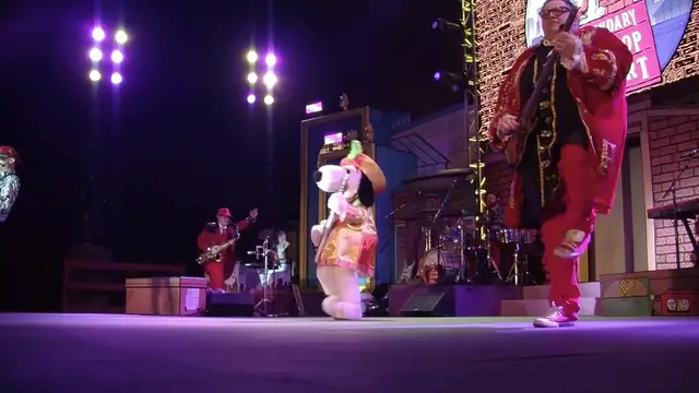 'Video thumbnail for Snoopy’s Legendary Rooftop Concert Highlights from Knott’s Berry Farm!'