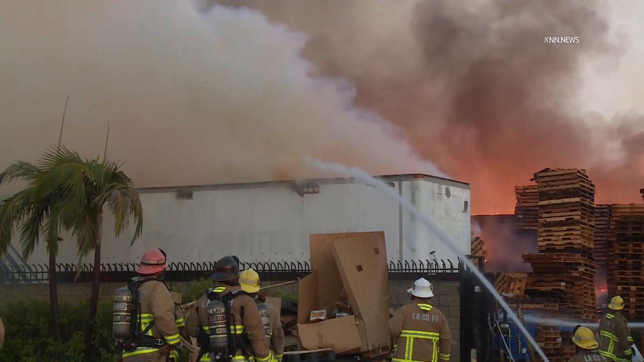 Video thumbnail for US, Los Angeles: Pomona 3rd Alarm Pallet Fire Part 2.