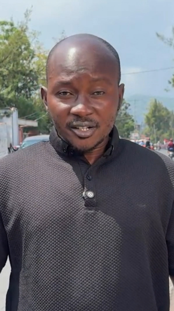 Video thumbnail for Violence and overcrowding hampers Ebola response in DRC