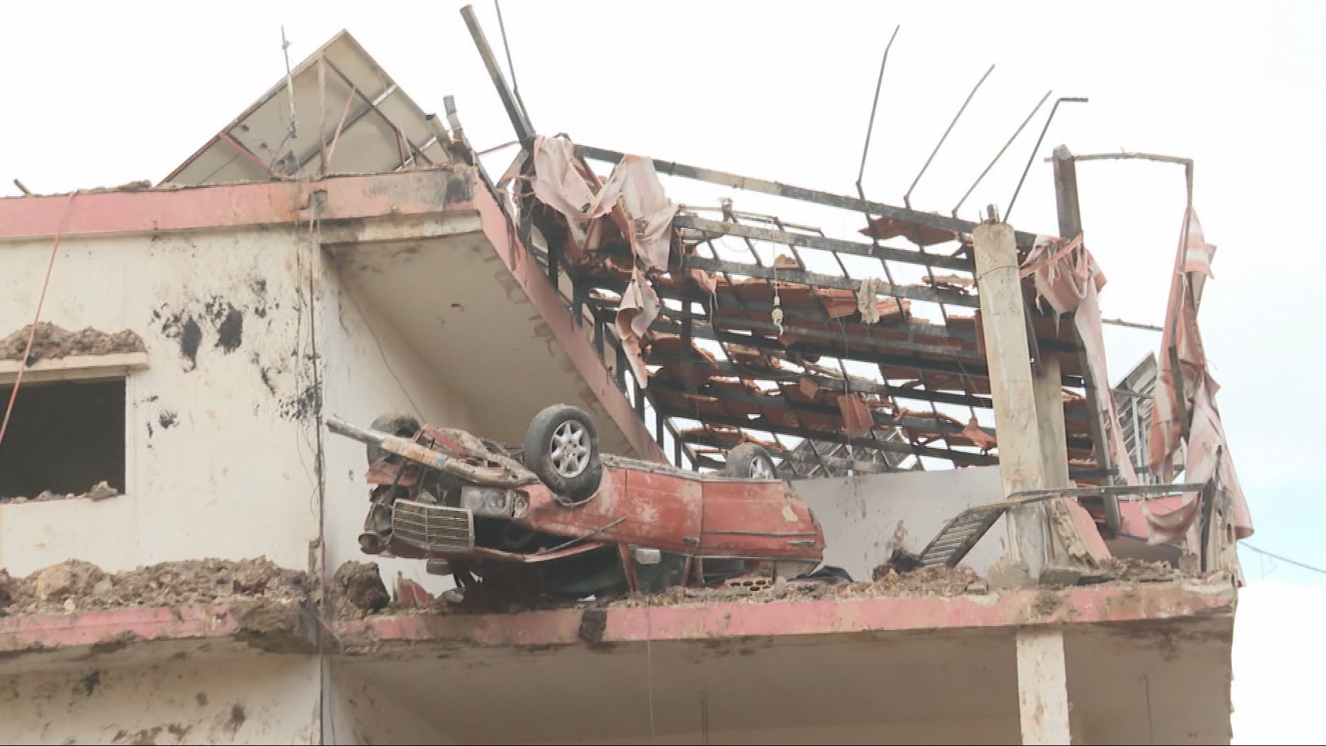 Video thumbnail for Israel incursion in Lebanon: Rare airborne raid in search of deceased pilot