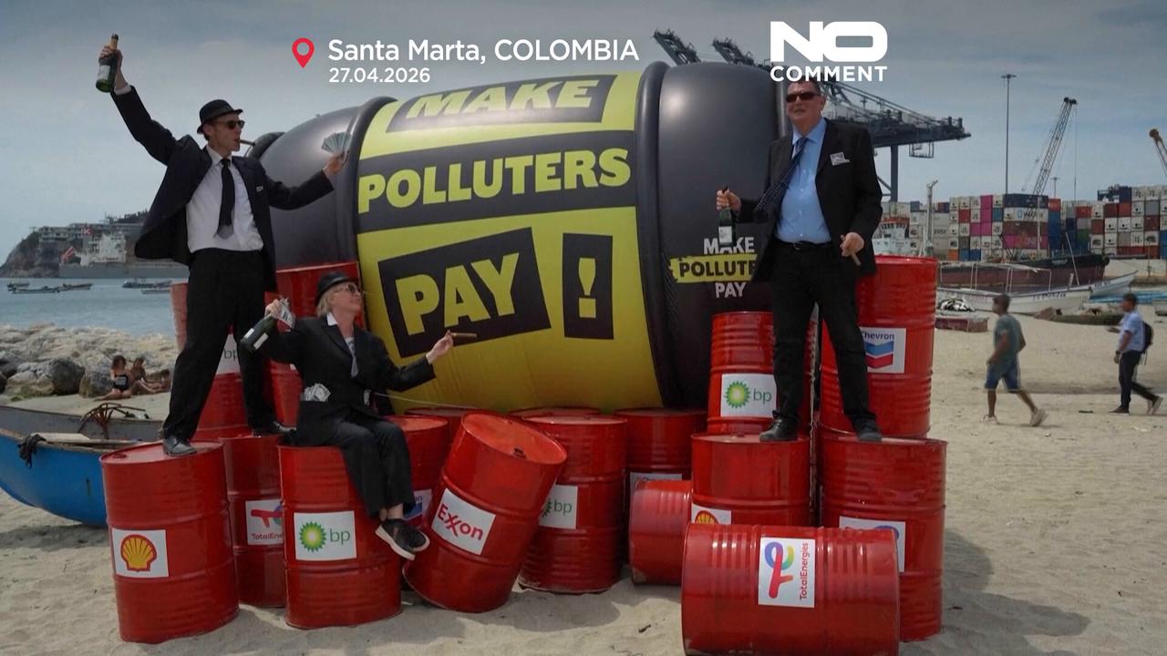 Video thumbnail for Greenpeace stages beach protest against fossil fuels during Colombia conference