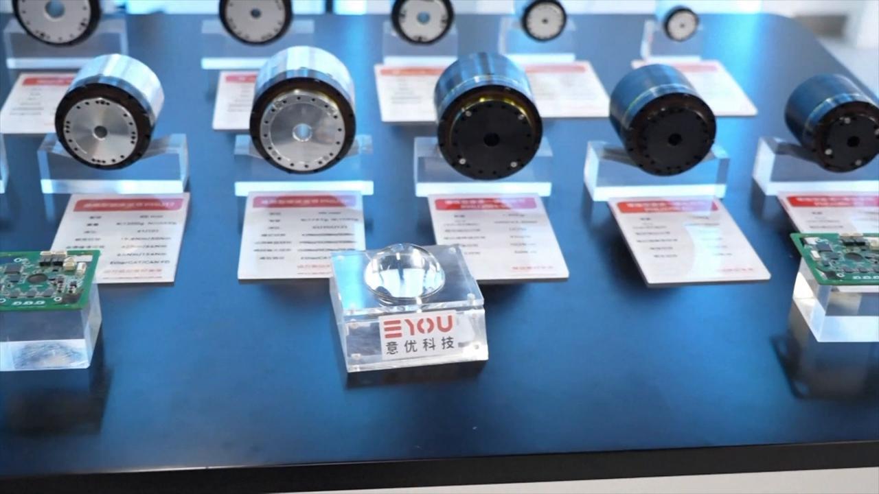 Video thumbnail for China: China's Jiangsu unveils "6S" robot dealership.