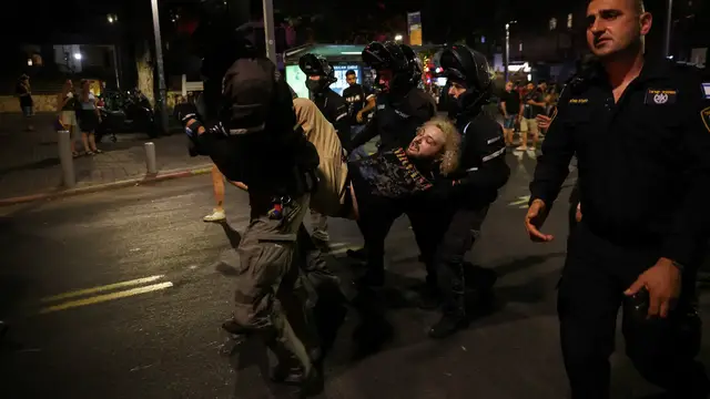 'Video thumbnail for Israelis hold major protests and strike against Gaza war'
