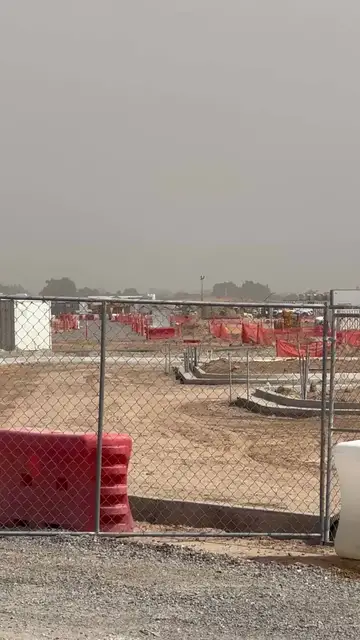 Video thumbnail for Dust Storm Aftermath over Busy Construction Site