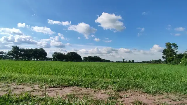 Video thumbnail for Anyone who wants to get lost in this beautiful sky!