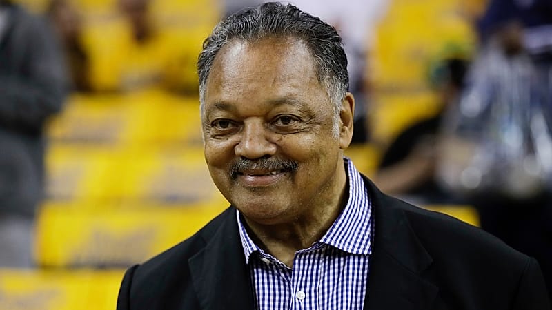 Video thumbnail for Chicago vigil pays tribute to civil rights icon Jesse Jackson