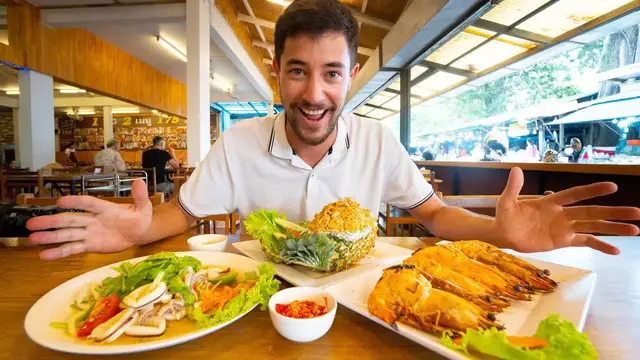 Video thumbnail for Thailand Street Food - PHUKET in 2022! Amazing Massaman Curry + JUMBO PRAWNS & Thai Seafood!