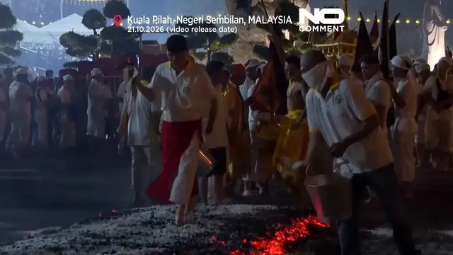 Video thumbnail for Nine Emperor Gods Festival: Devotees walk across burning embers for good luck
