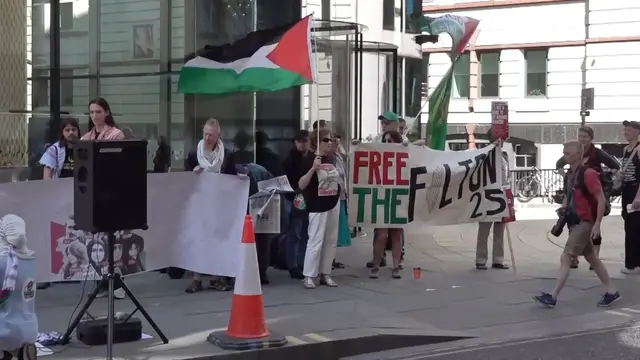 Video thumbnail for Pro-Palestine protesters rally for 'Filton 25’ activists at UK court