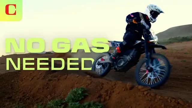 Video thumbnail for Why electric dirt bikes are winning over gas bikes