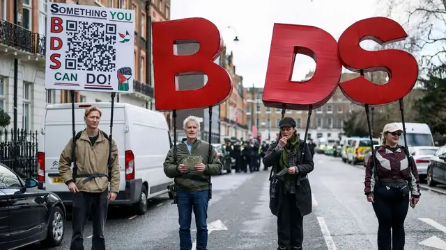 Video thumbnail for Ireland pushes EU to ban Israeli settlement goods as West Bank attacks rise