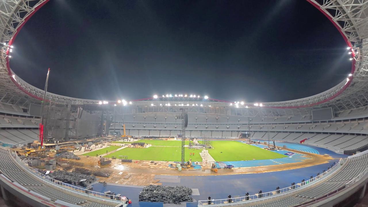 Video thumbnail for China: Concert venue converted to football stadium in Nanchang.