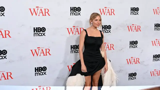 Video thumbnail for NY: HBO's War New York Premiere - Arrivals.