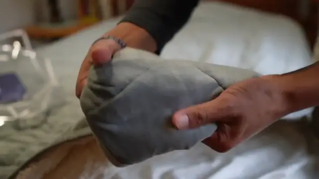 Video thumbnail for Luna Sherpa Weighted Blanket Review