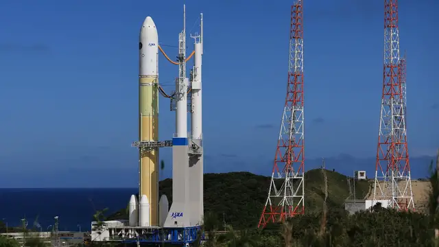 Video thumbnail for Japan to launch historic mission to Mars’ moons, bring back first-ever soil samples