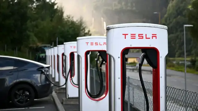Video thumbnail for Tesla’s New Roadster Takes Flight Fueling Merger Rumors