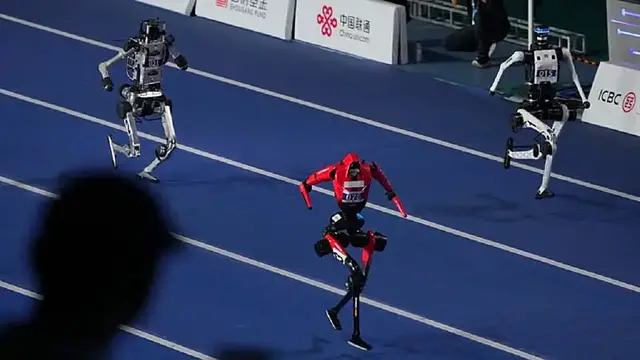 Video thumbnail for Technology: crowds flock to Beijing for robot games