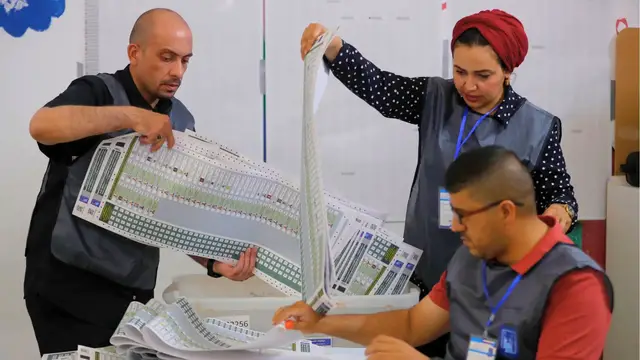 'Video thumbnail for Iraqis hold little hope for change as polls close in election'