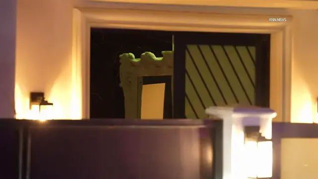 Video thumbnail for US, Los Angeles: Woodland Hills Homeowner Reports Suspicious Group on Property.