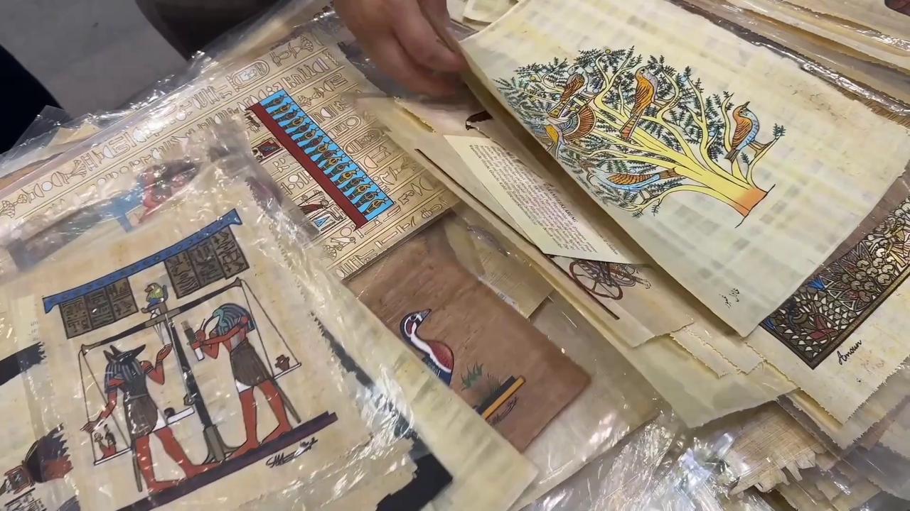 Video thumbnail for China: Traditional handicrafts showcased at cultural fair in Shenzhen.
