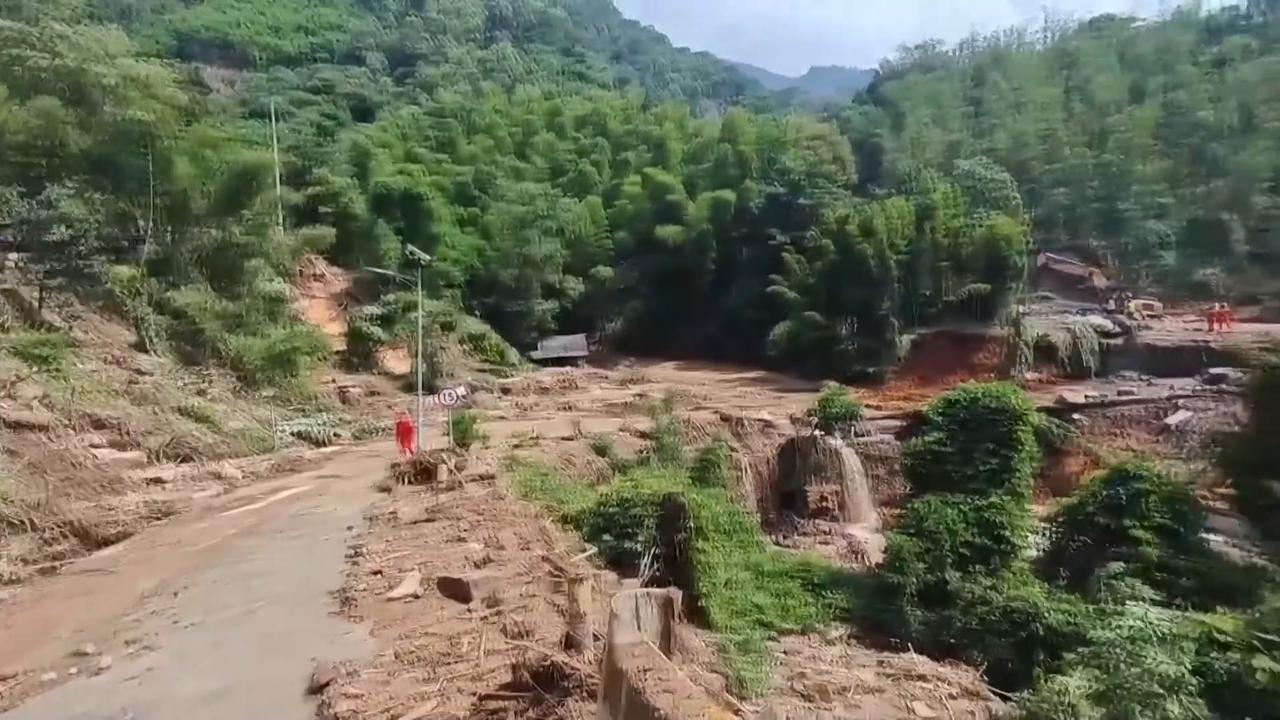 Video thumbnail for China: Heavy rain in Chongqing causes 3 deaths, 17 missing.