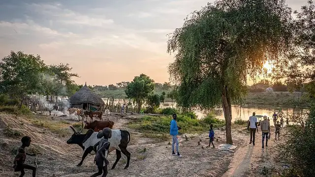 'Video thumbnail for South Sudan: Residents aim to rebuild after deadly floods'