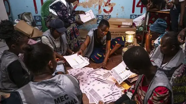 'Video thumbnail for Malawi counts votes after tightly contested presidential election'