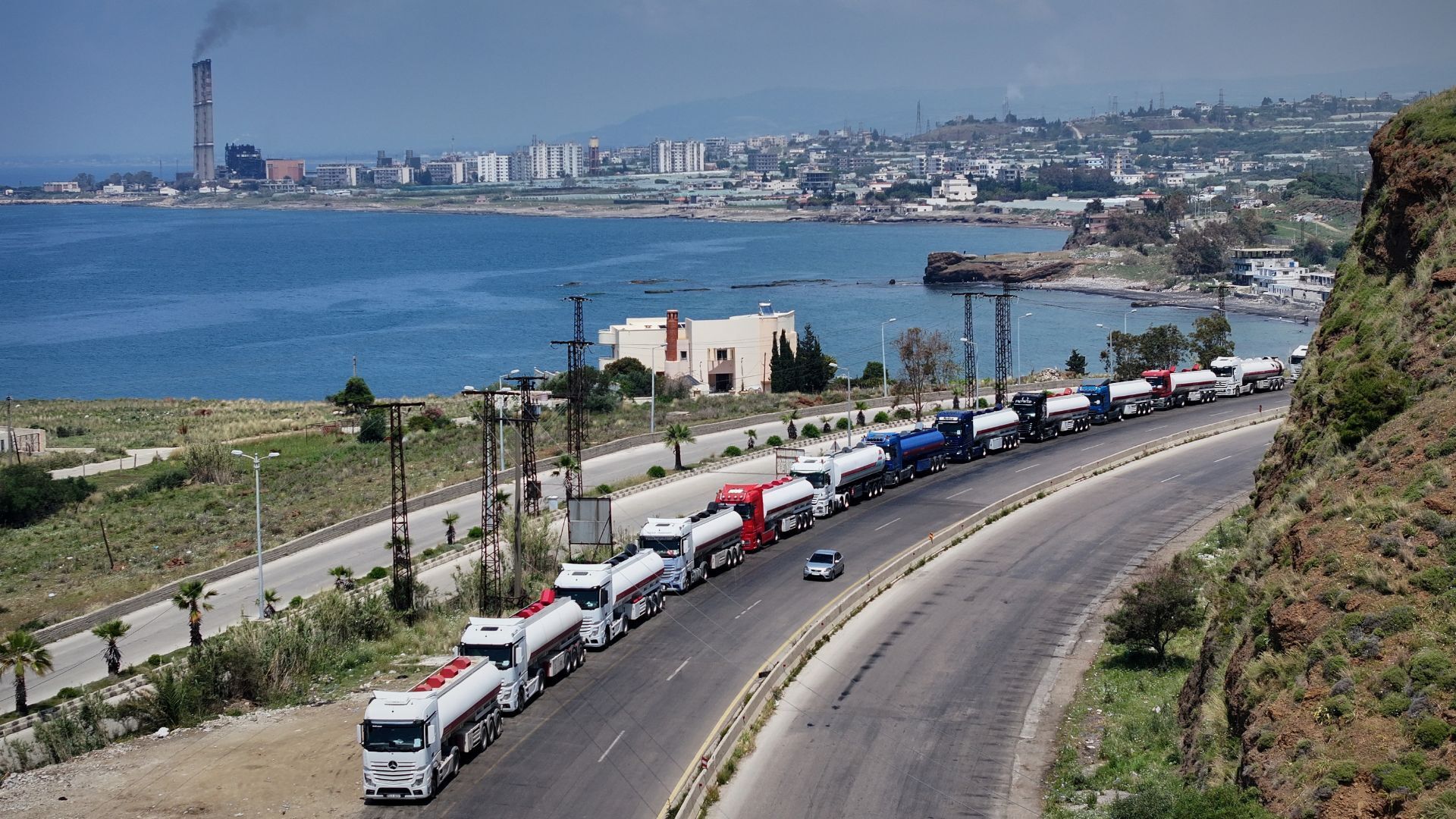 Video thumbnail for Iraqi oil convoys reroute through Syria as Hormuz blockade disrupts Gulf shipping